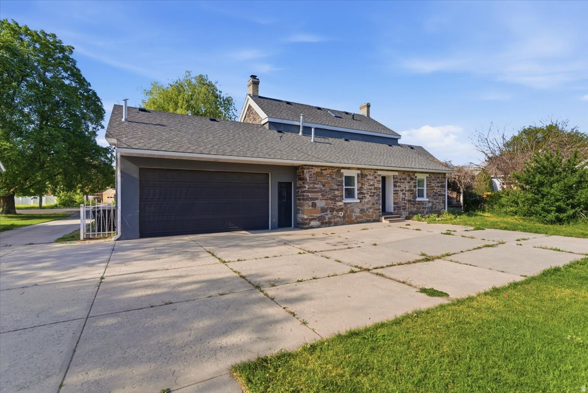 main property photo 30
