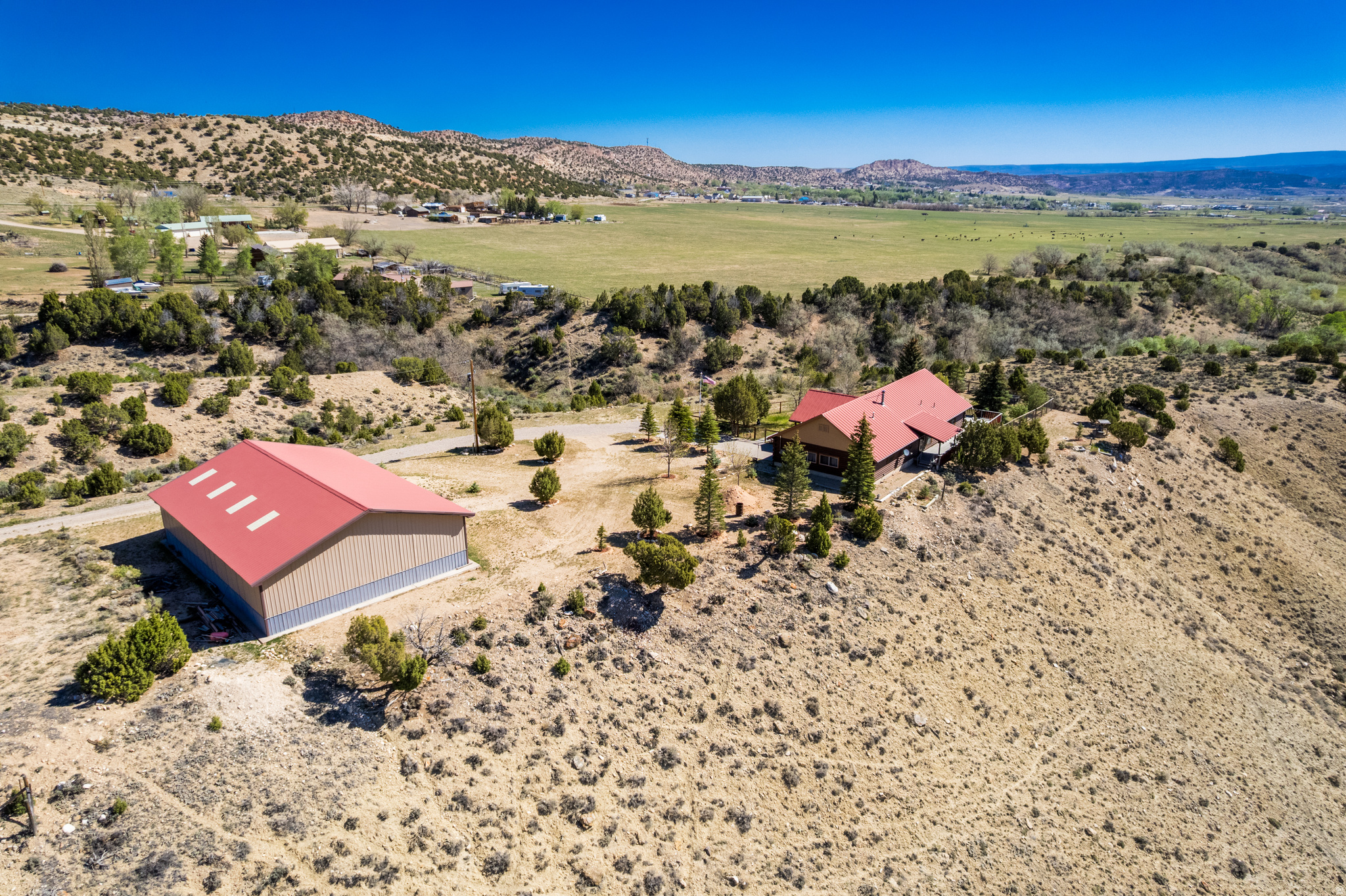 main property photo 32