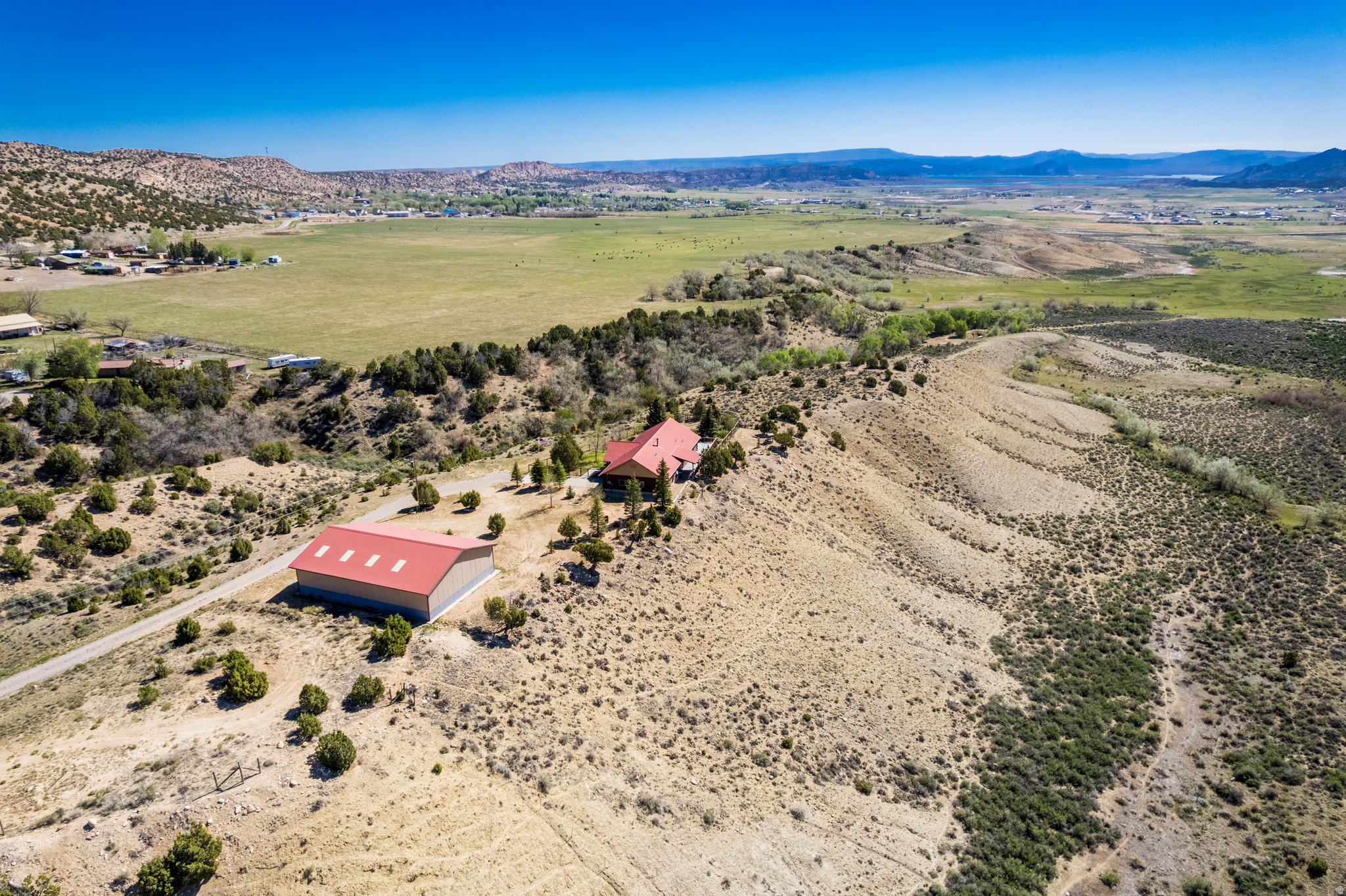 main property photo 33
