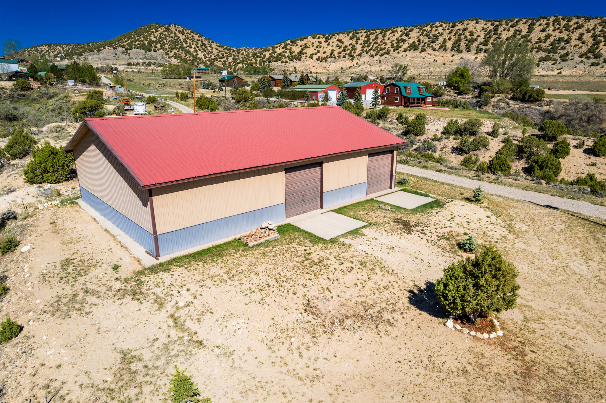 main property photo 41