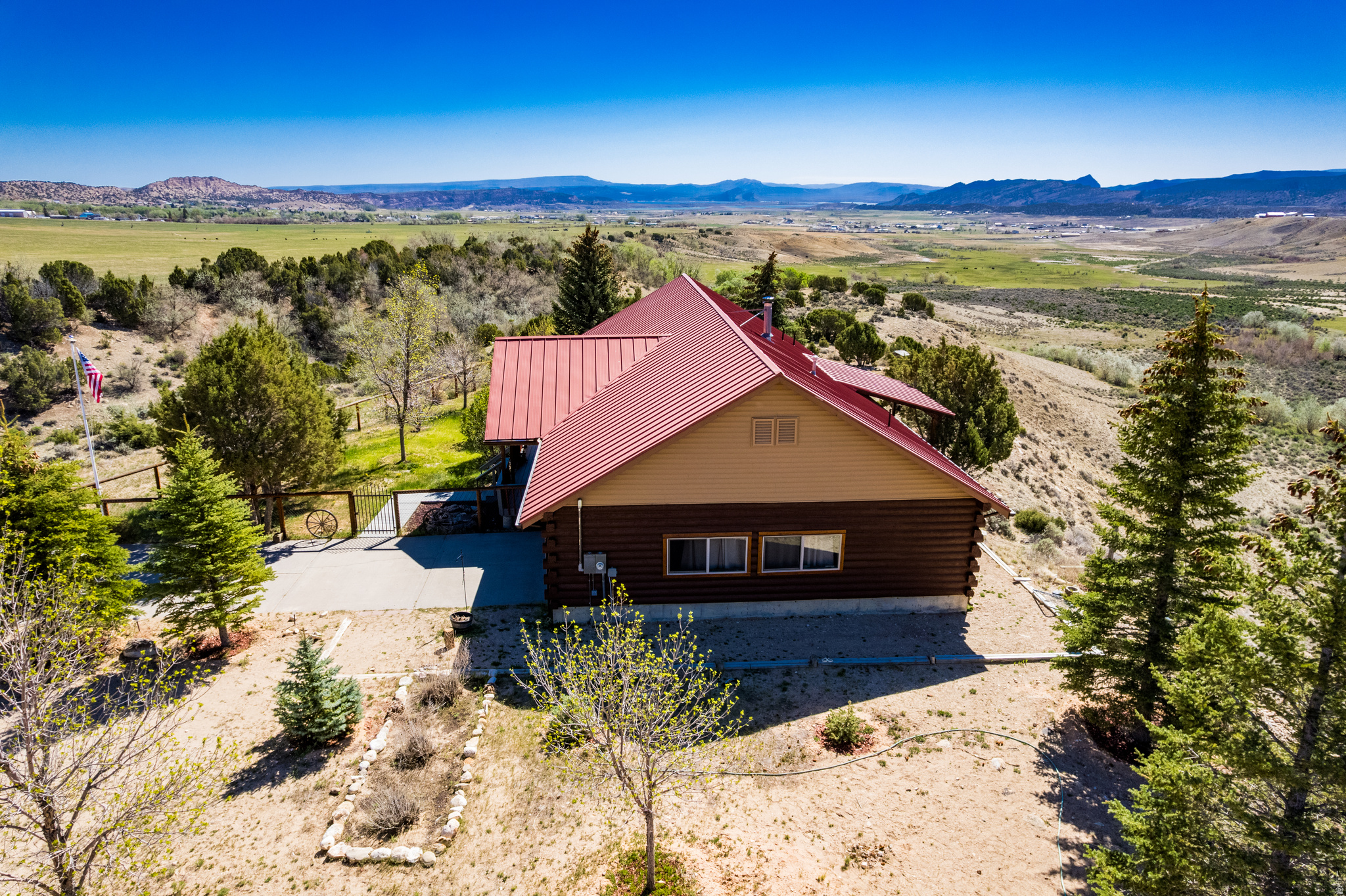 main property photo 42