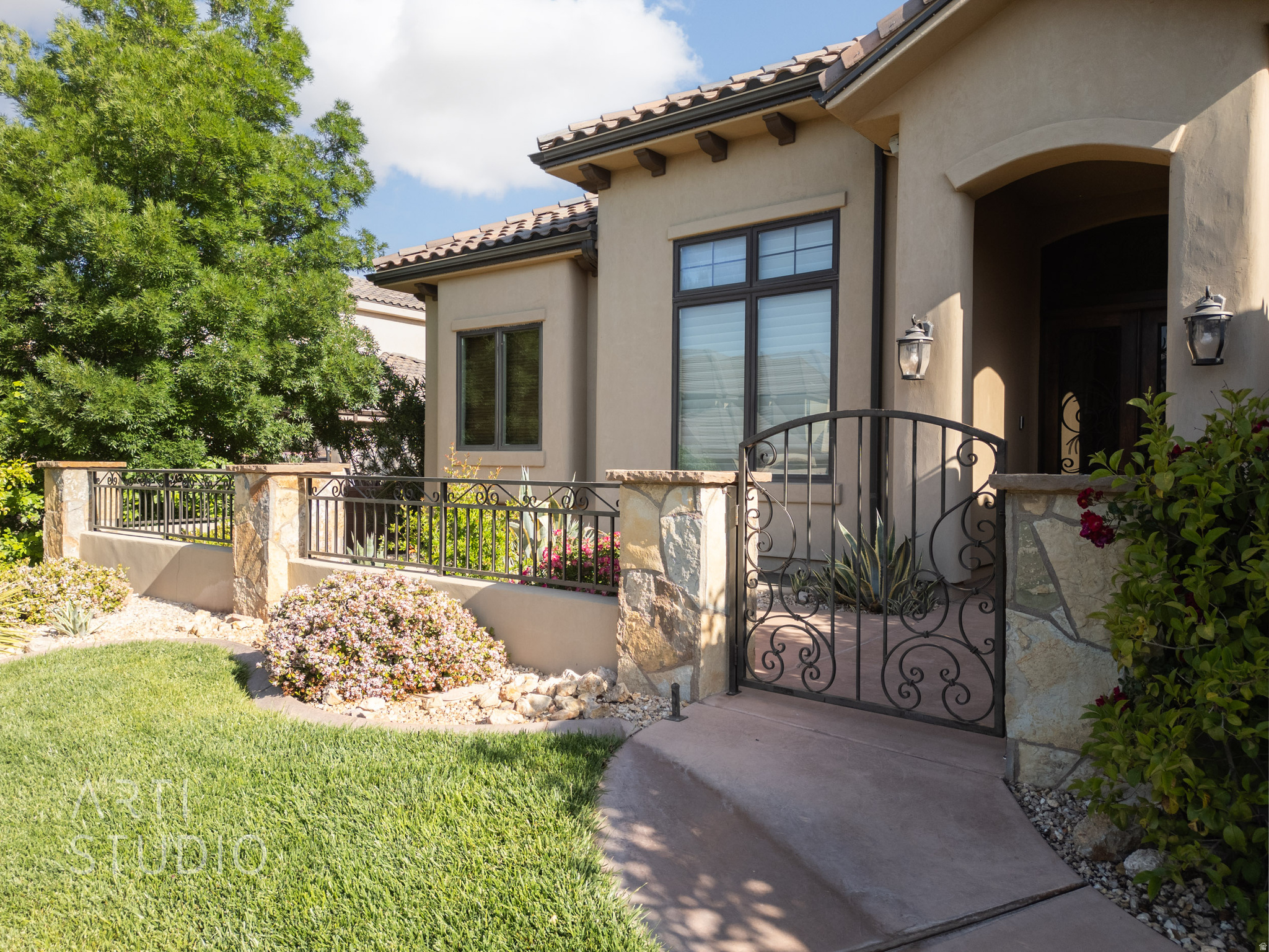 main property photo 4