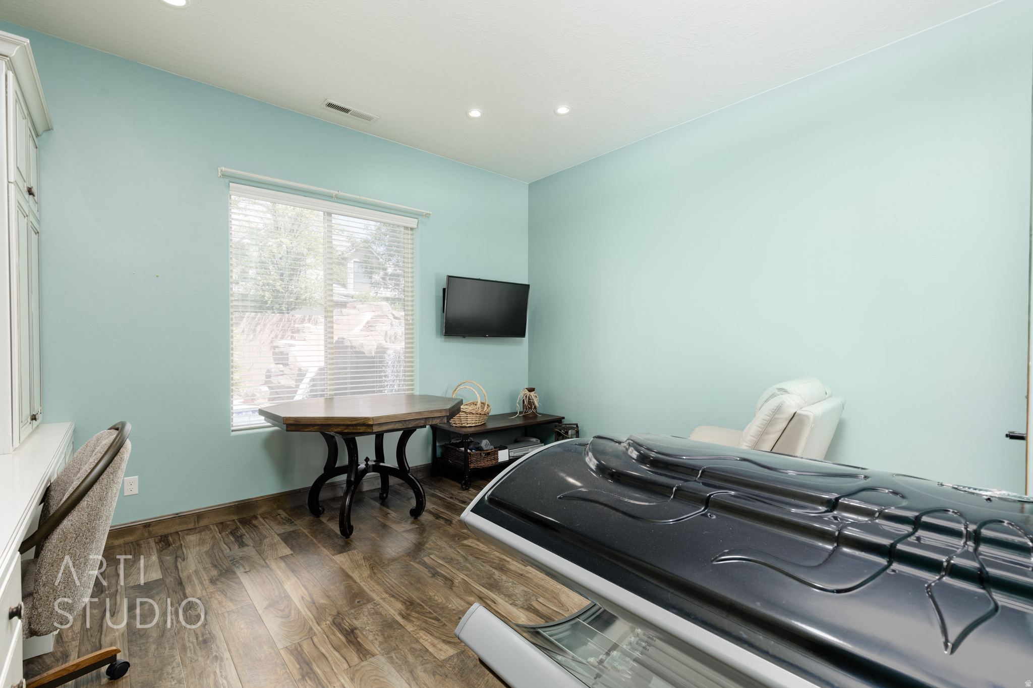 main property photo 50