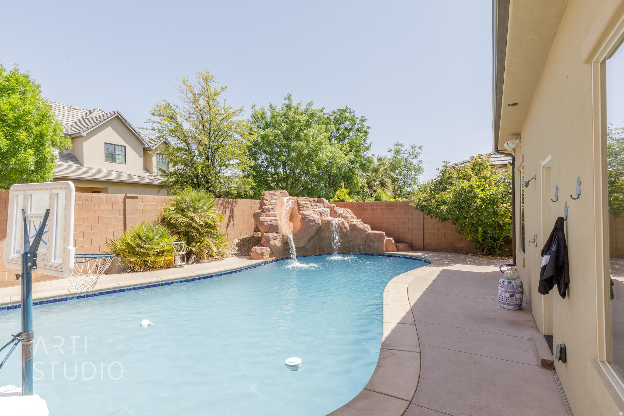 main property photo 75