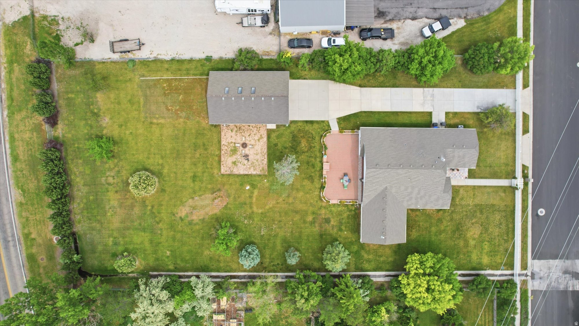 main property photo 39