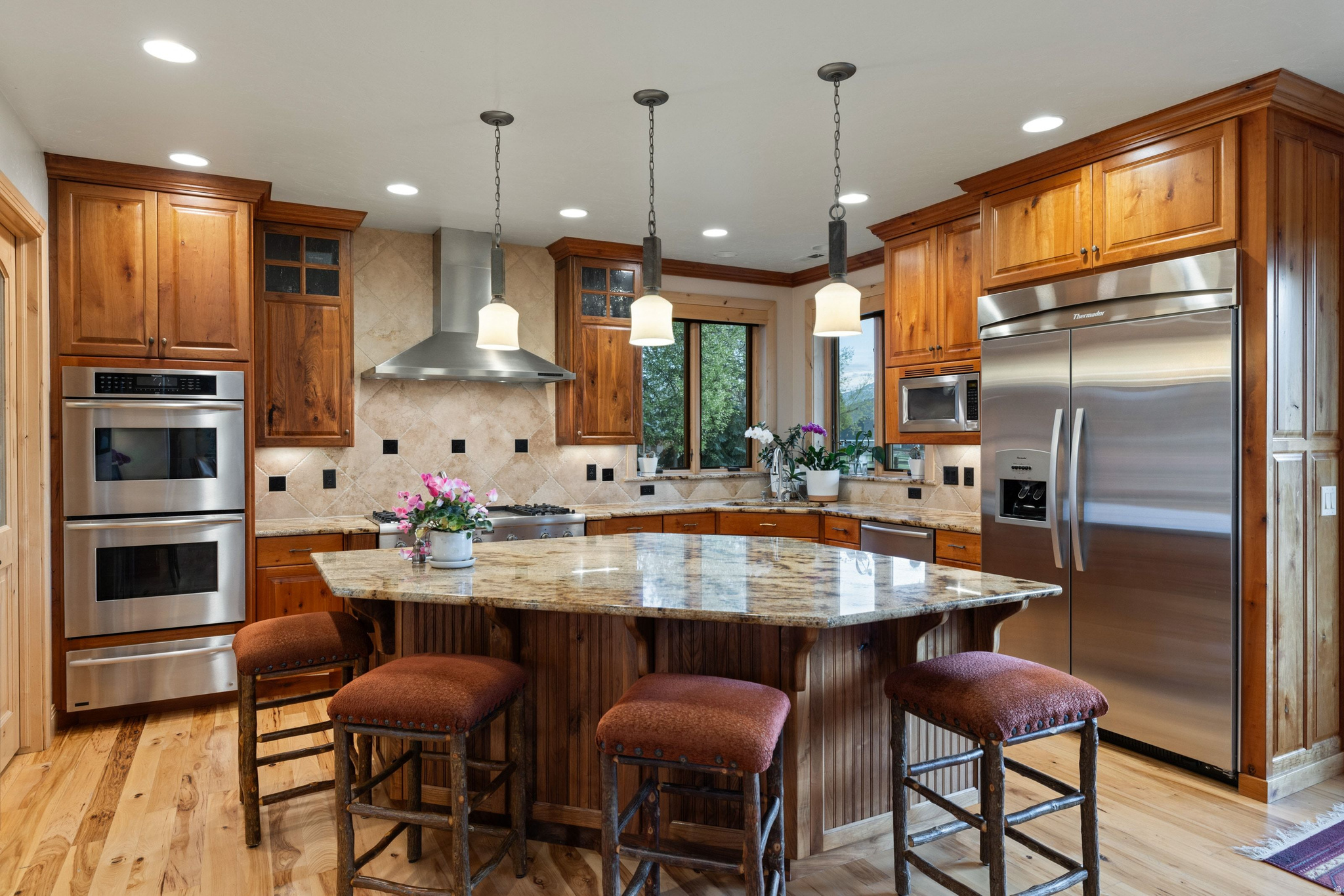main property photo 13