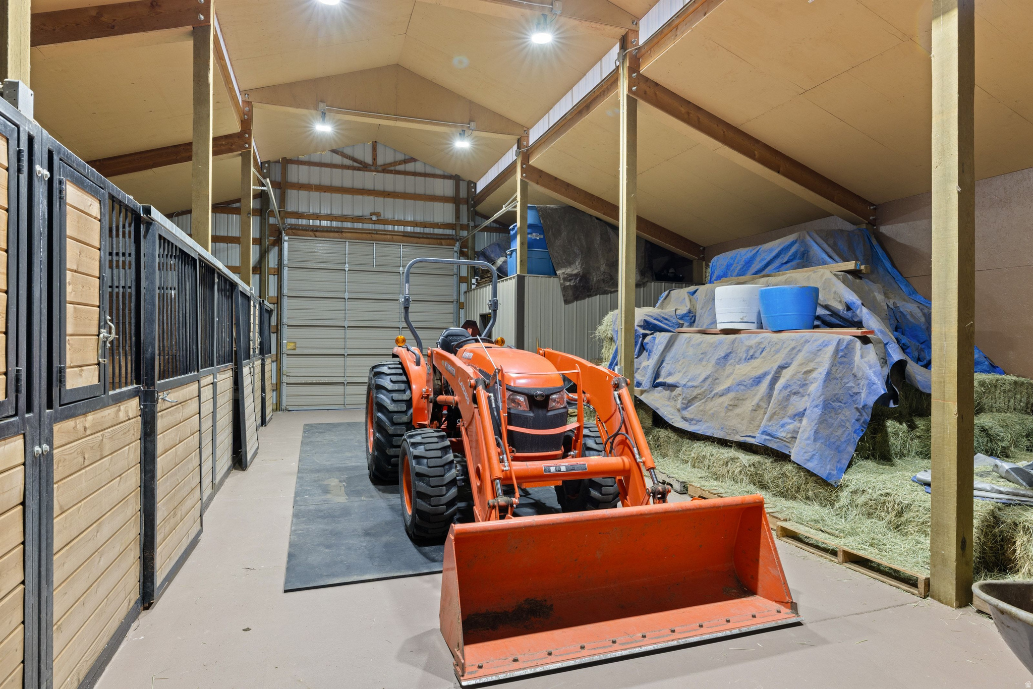 main property photo 28