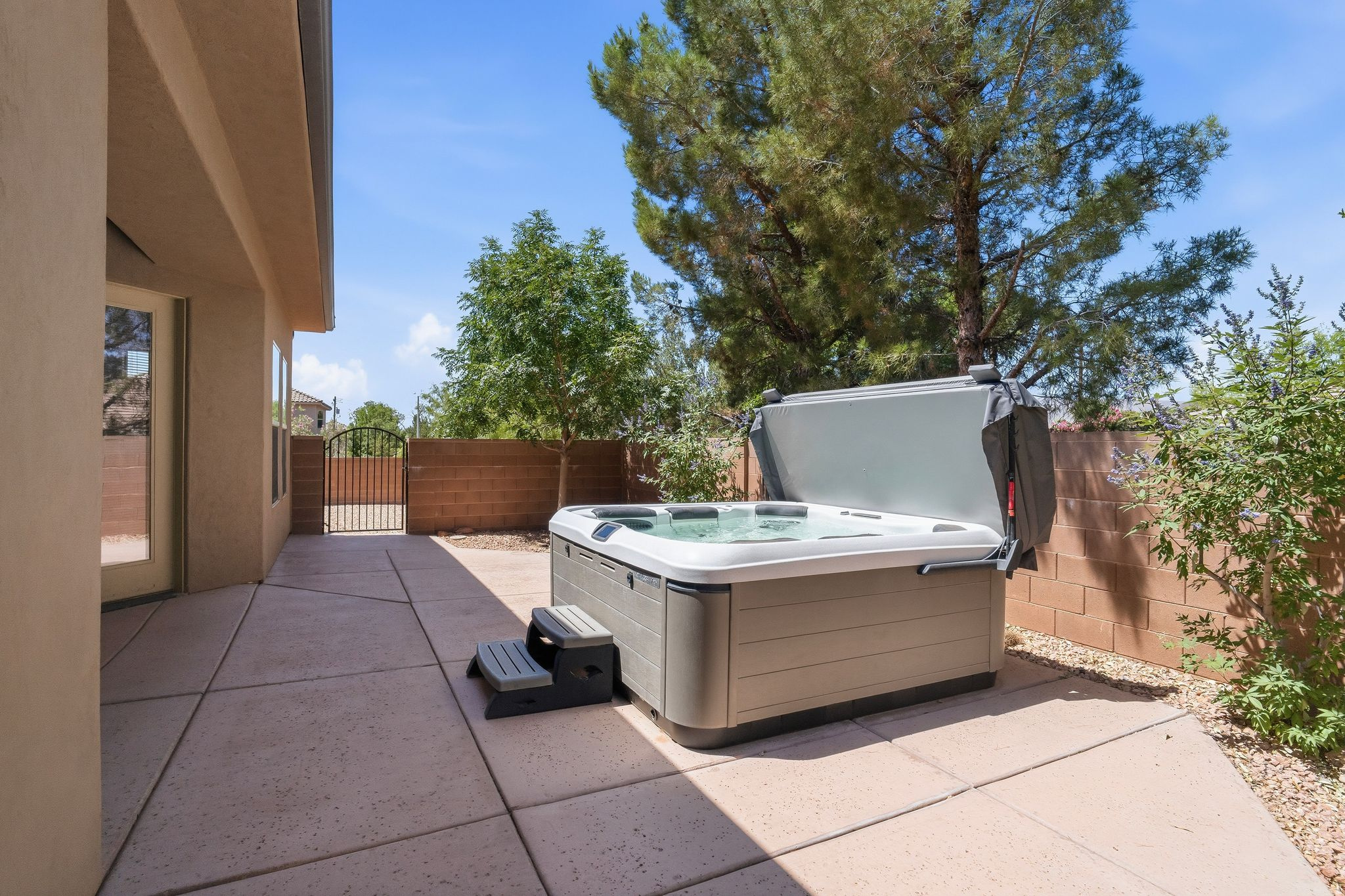 main property photo 50