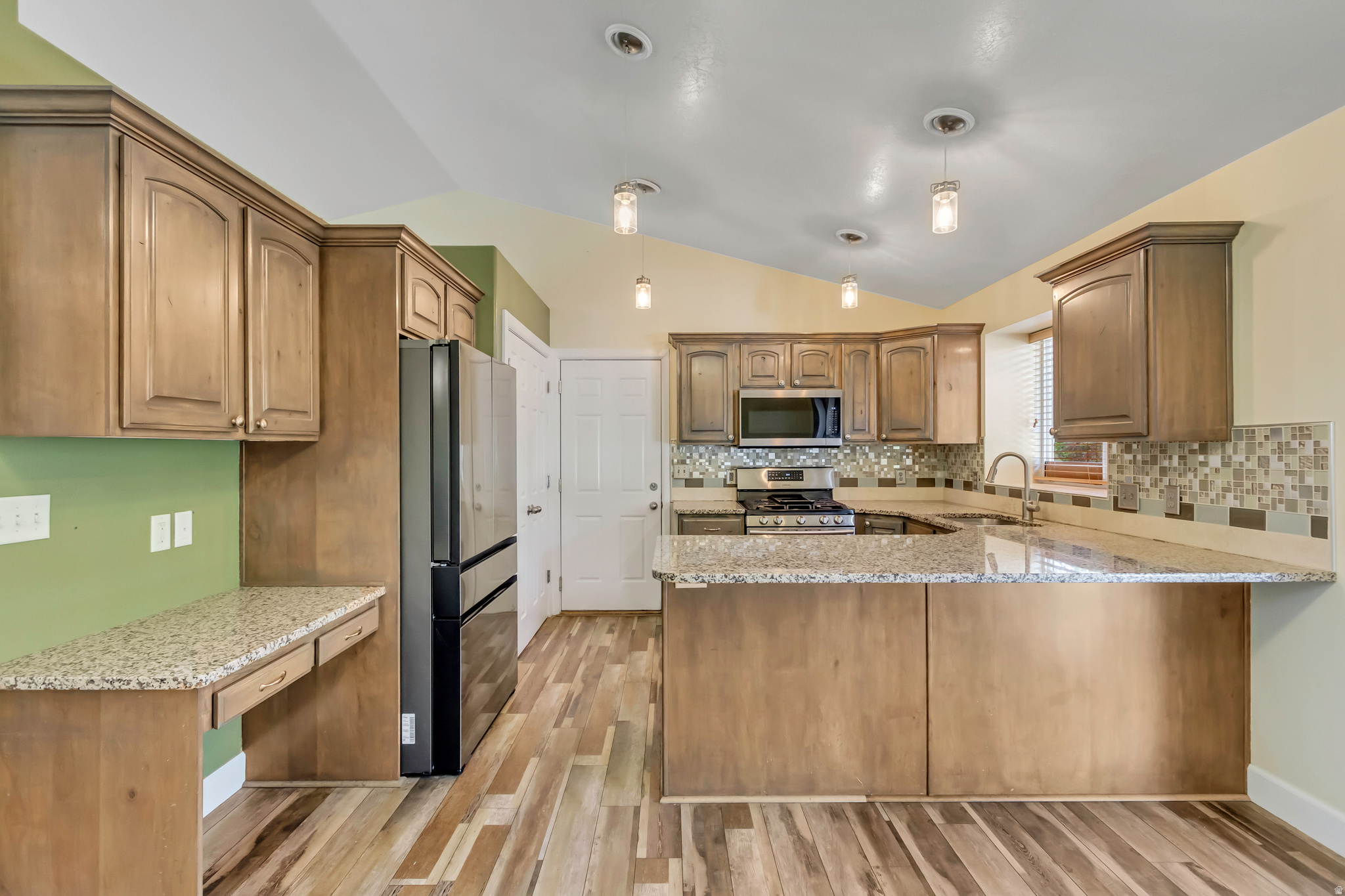 main property photo 7
