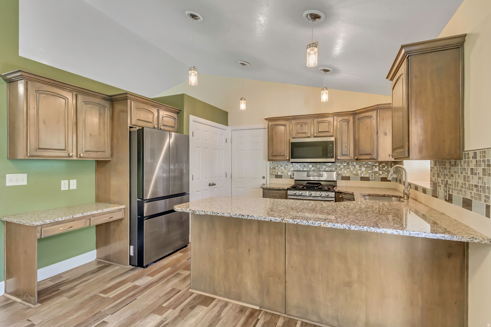 main property photo 9