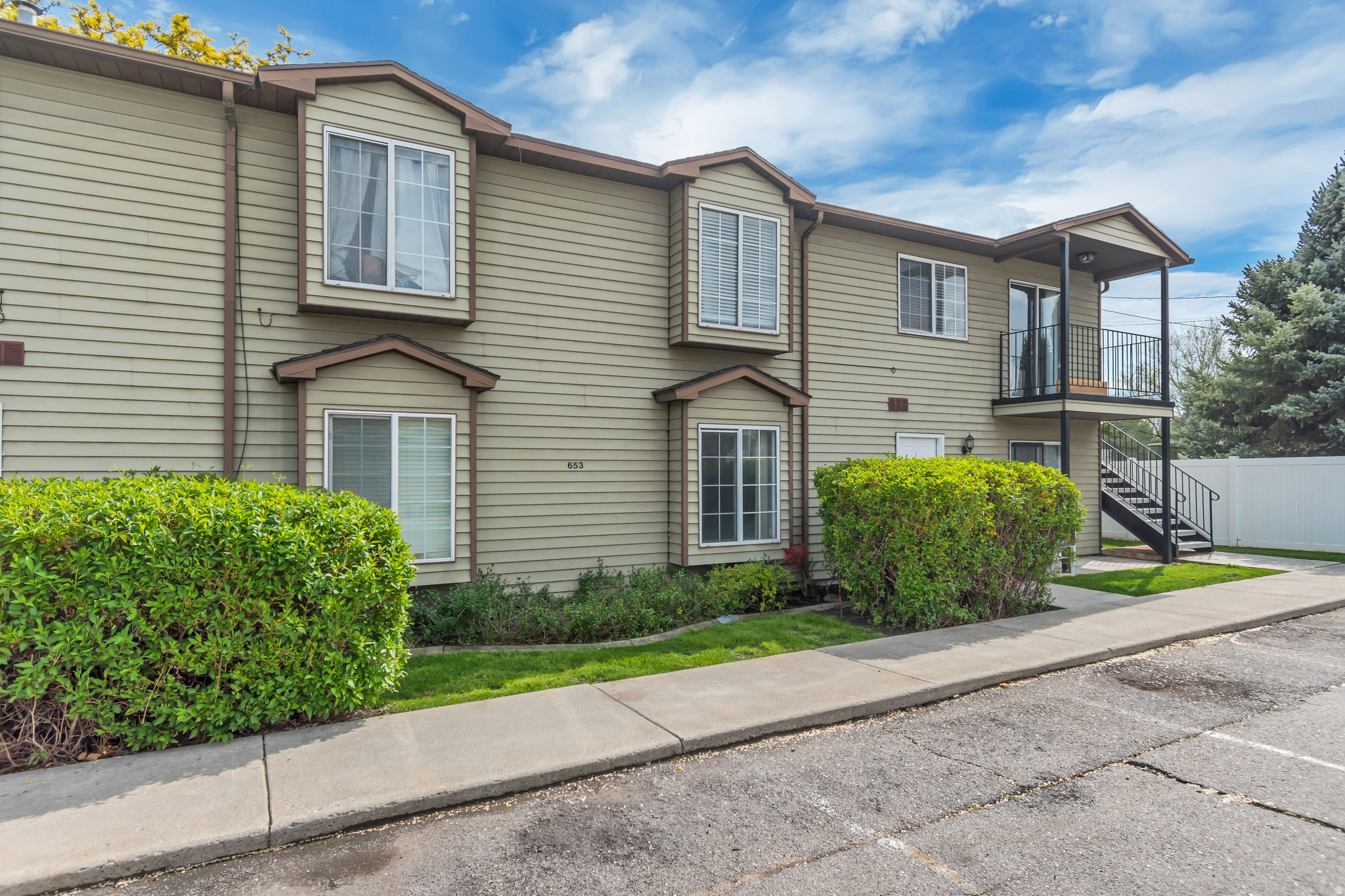 main property photo 16