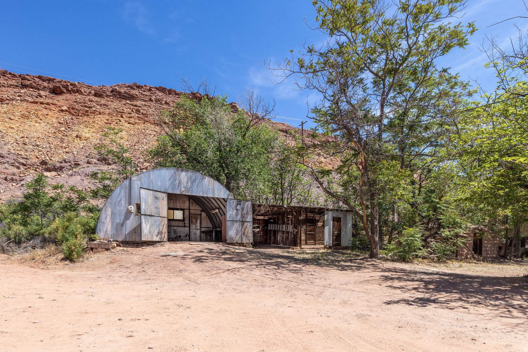 main property photo 31