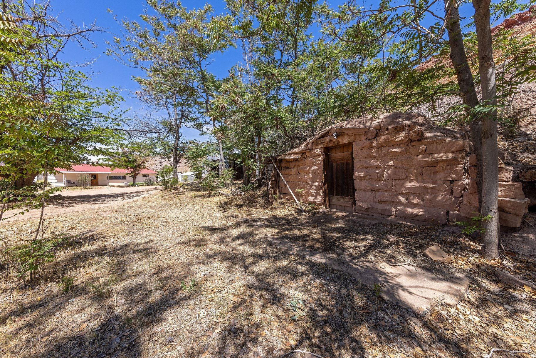 main property photo 32