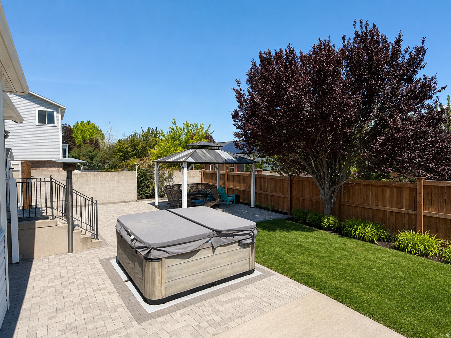 main property photo 18
