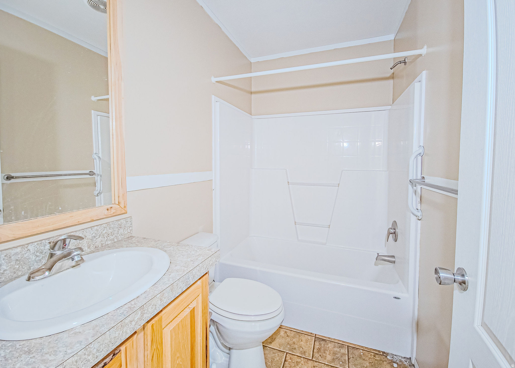 main property photo 18