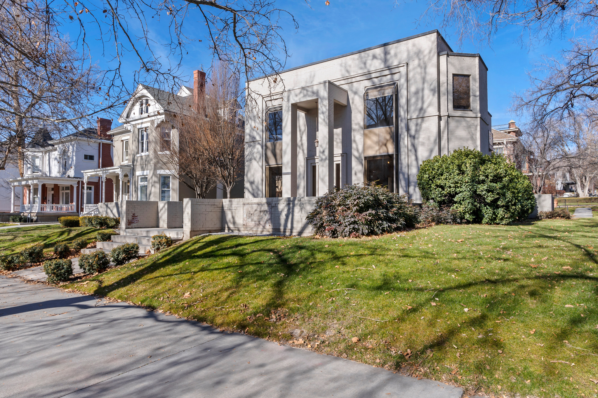 main property photo 4
