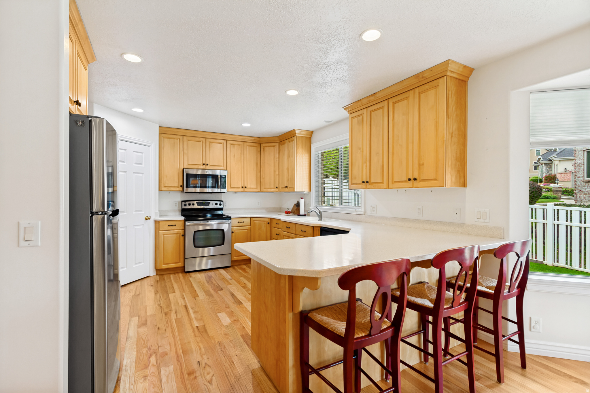 main property photo 16