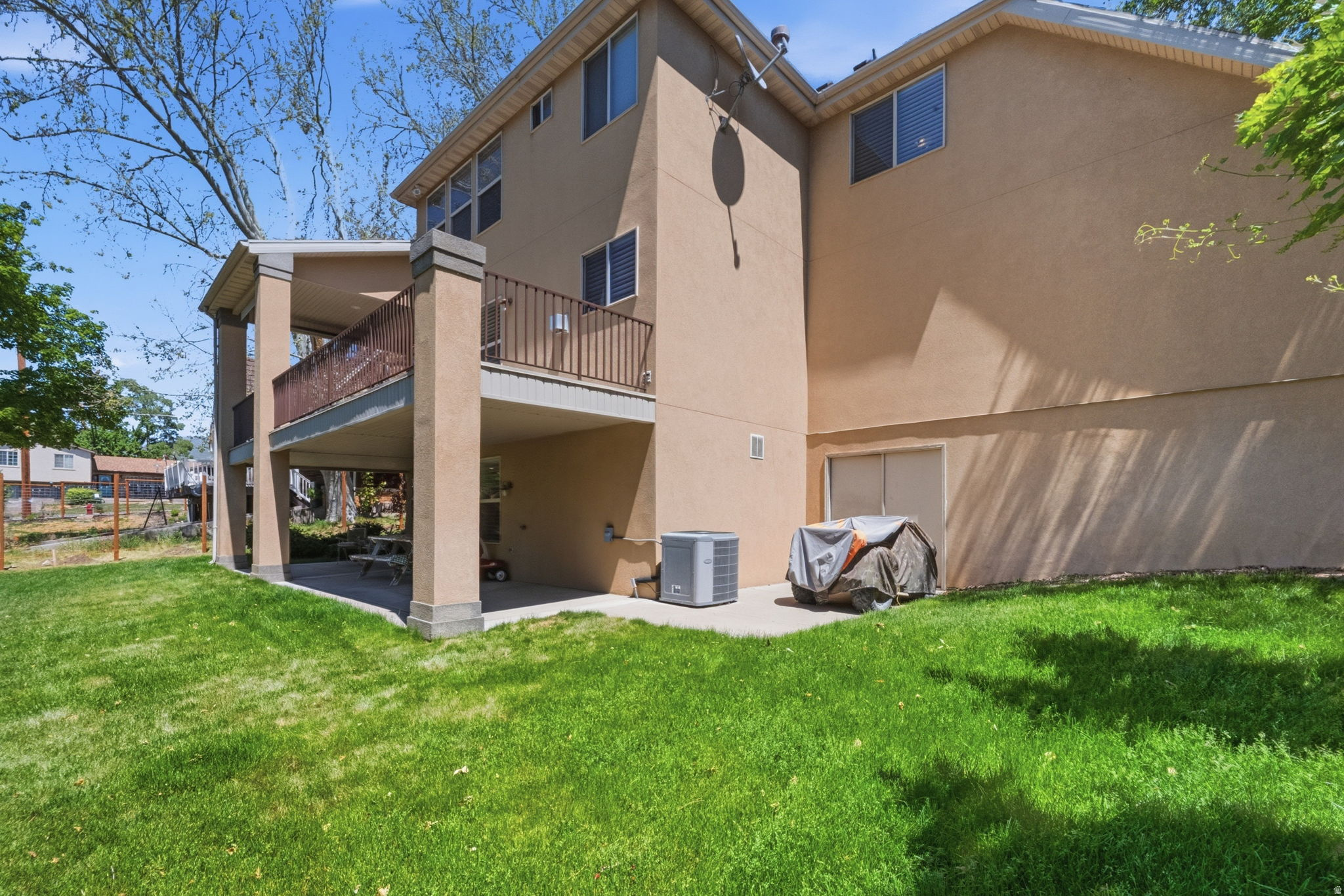 main property photo 31