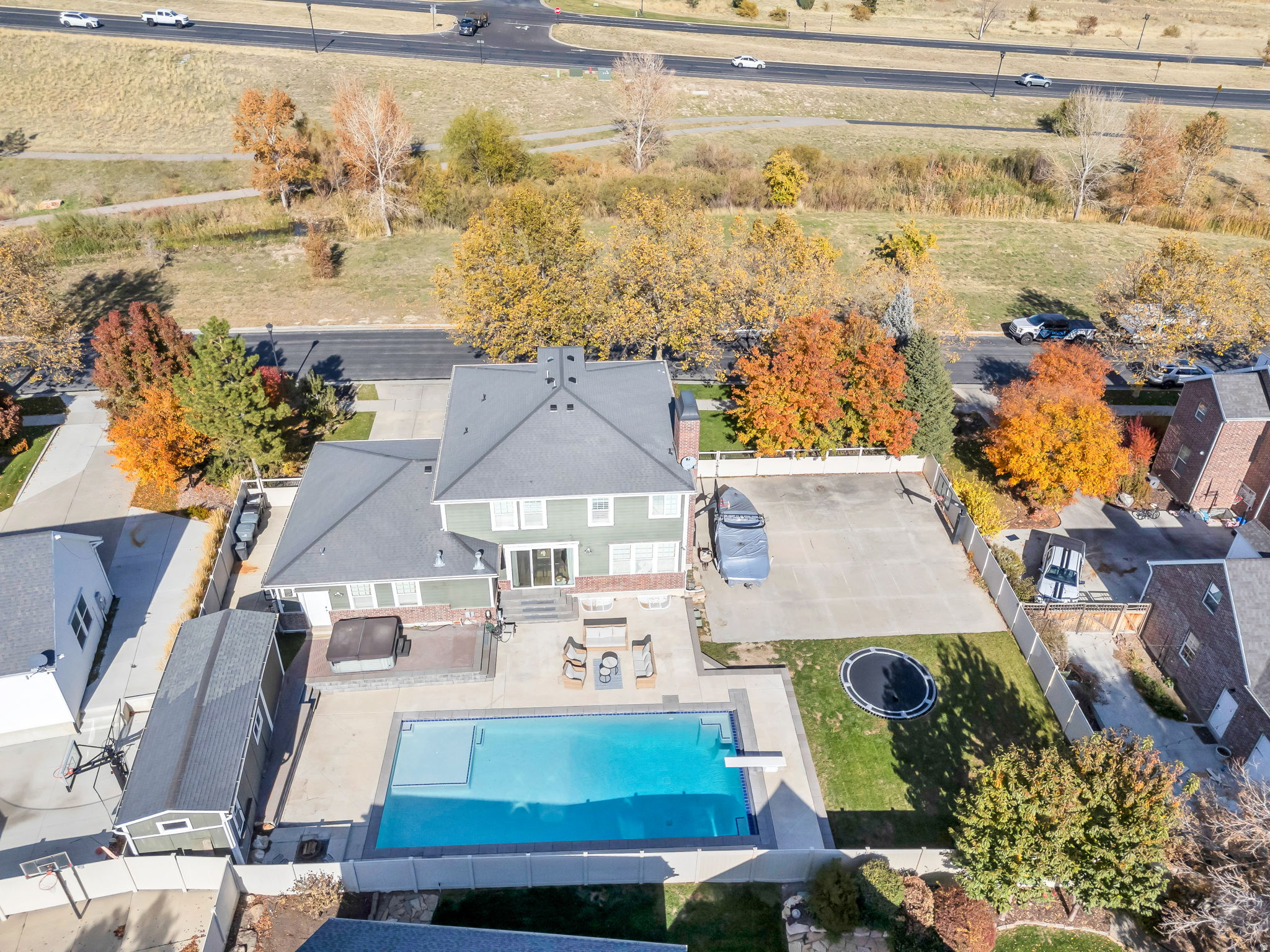 main property photo 50