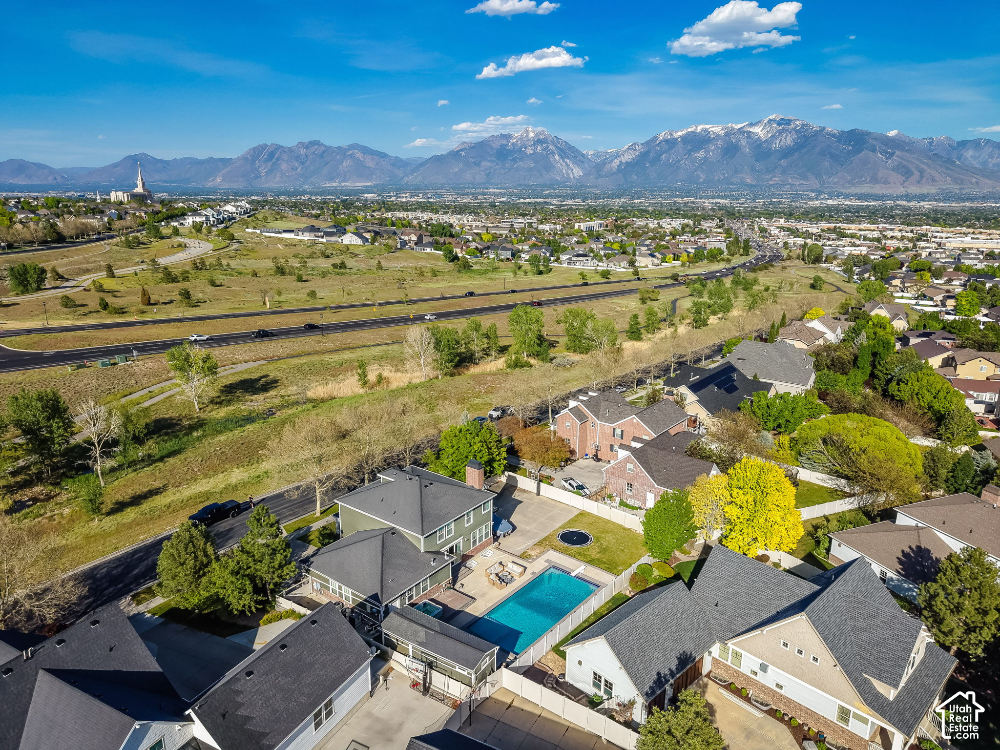 main property photo 75
