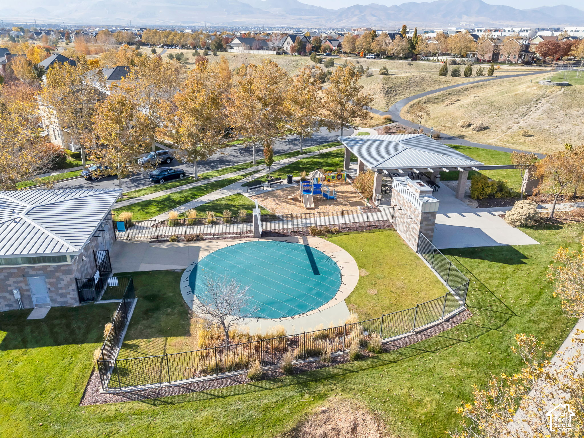 main property photo 76