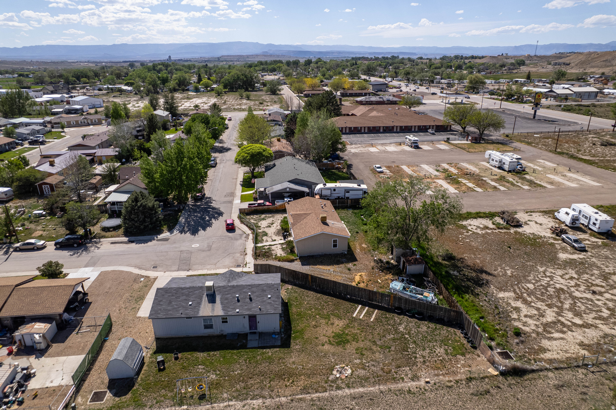 main property photo 32