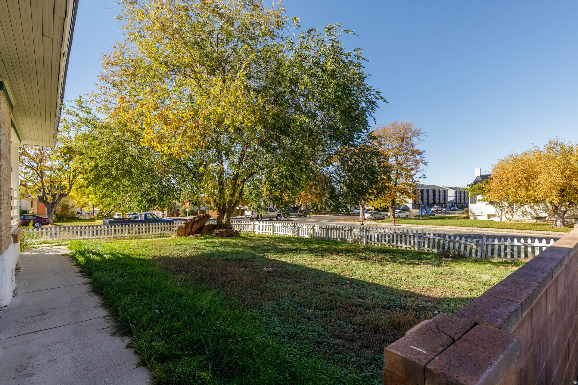 main property photo 23