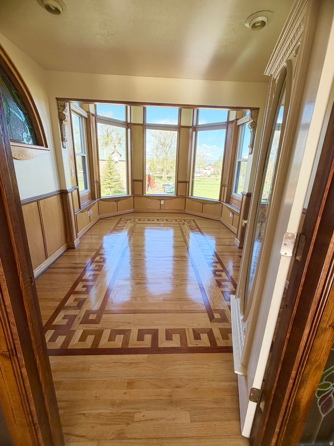 main property photo 28