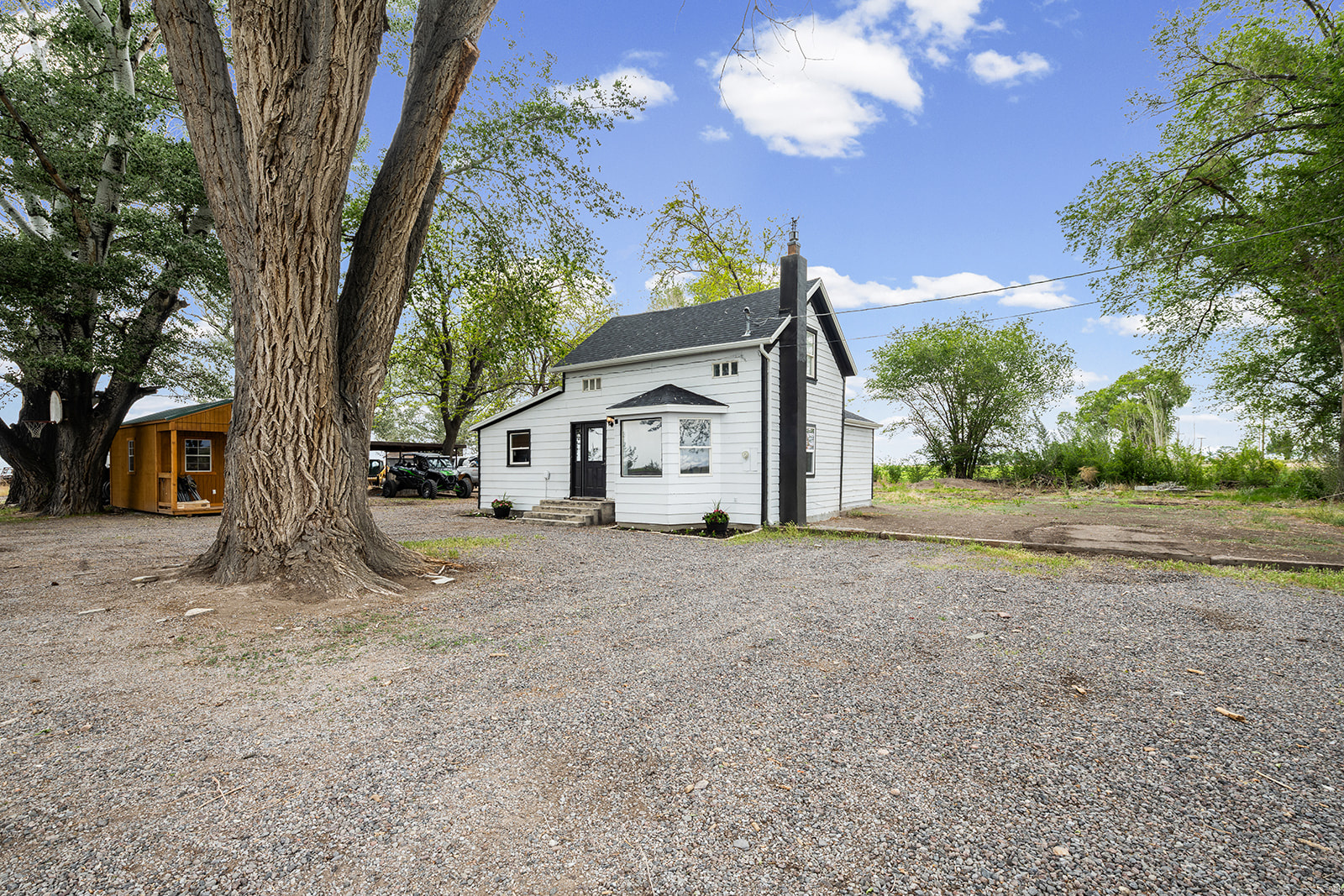 main property photo 34
