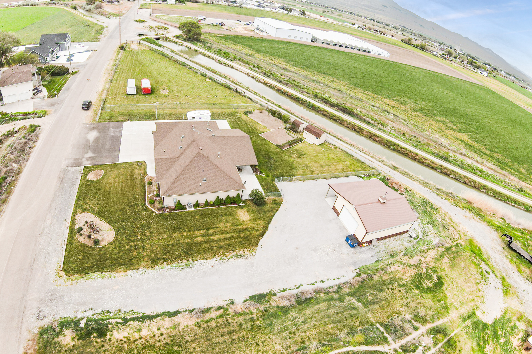 main property photo 40