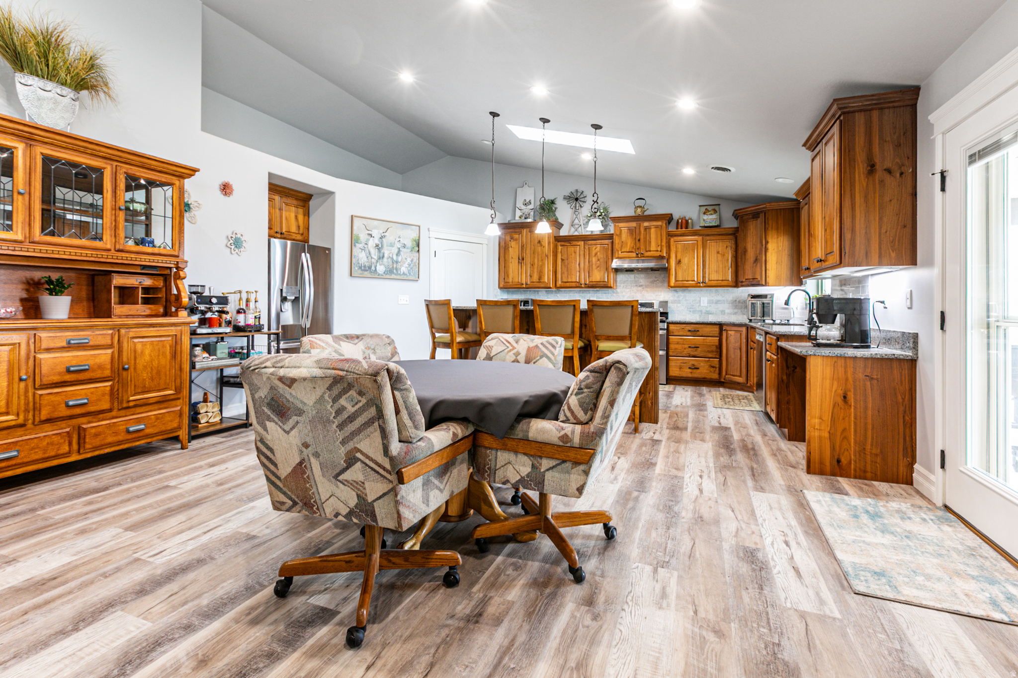 main property photo 8