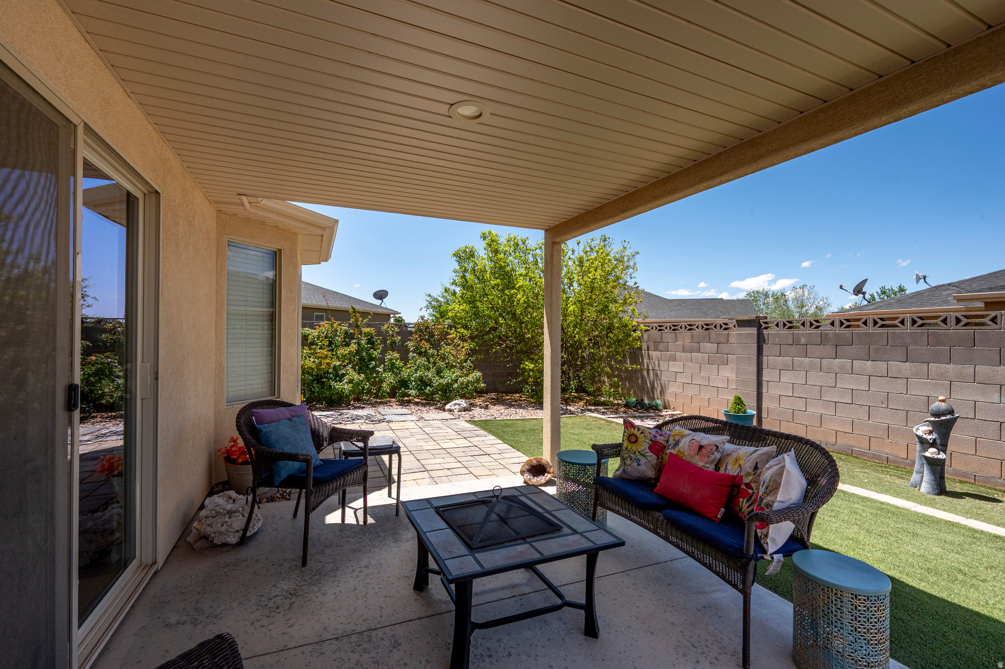 main property photo 30