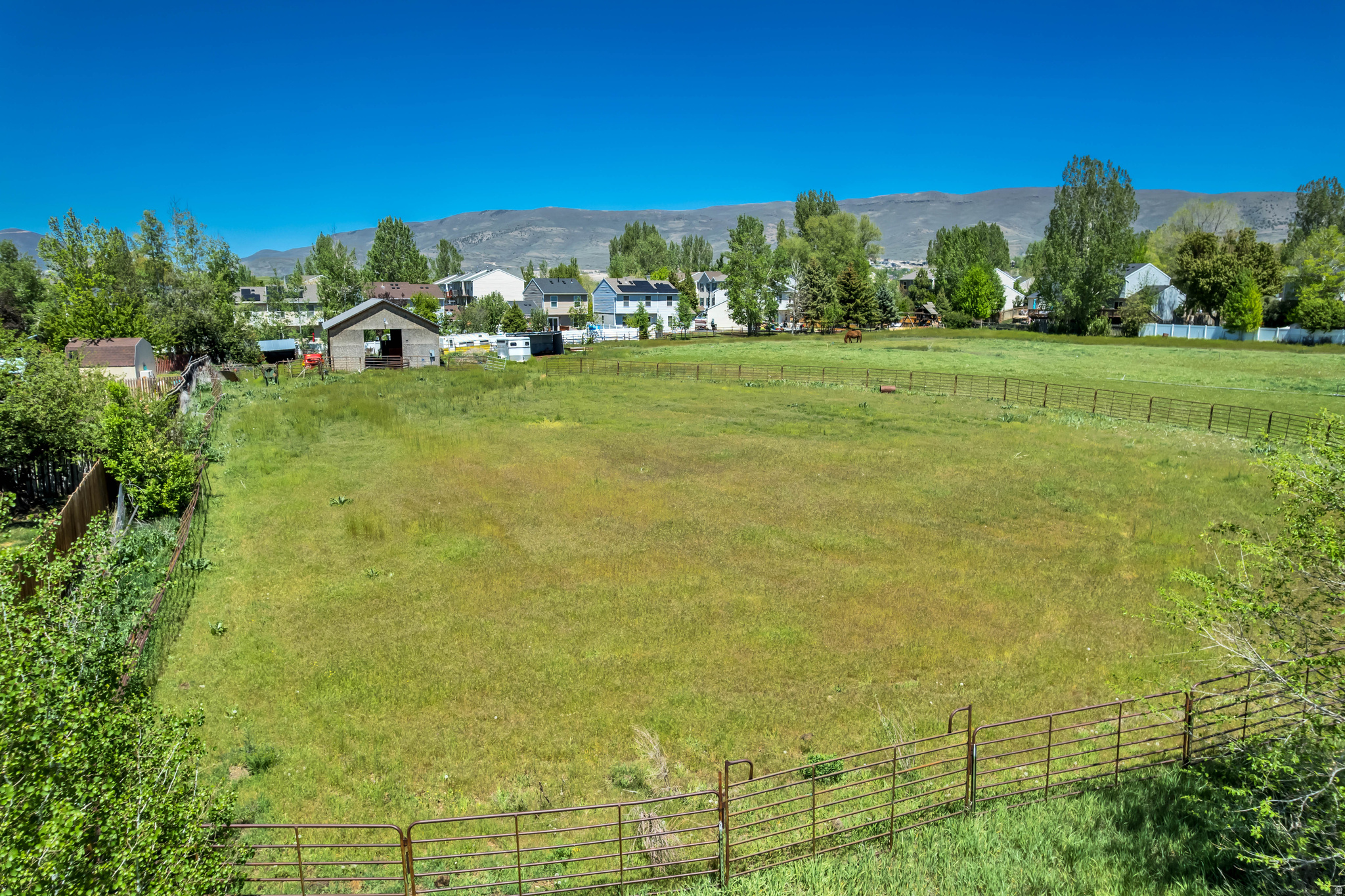 main property photo 11