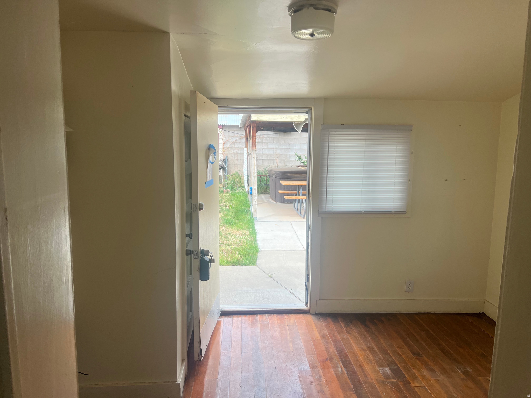 main property photo 27