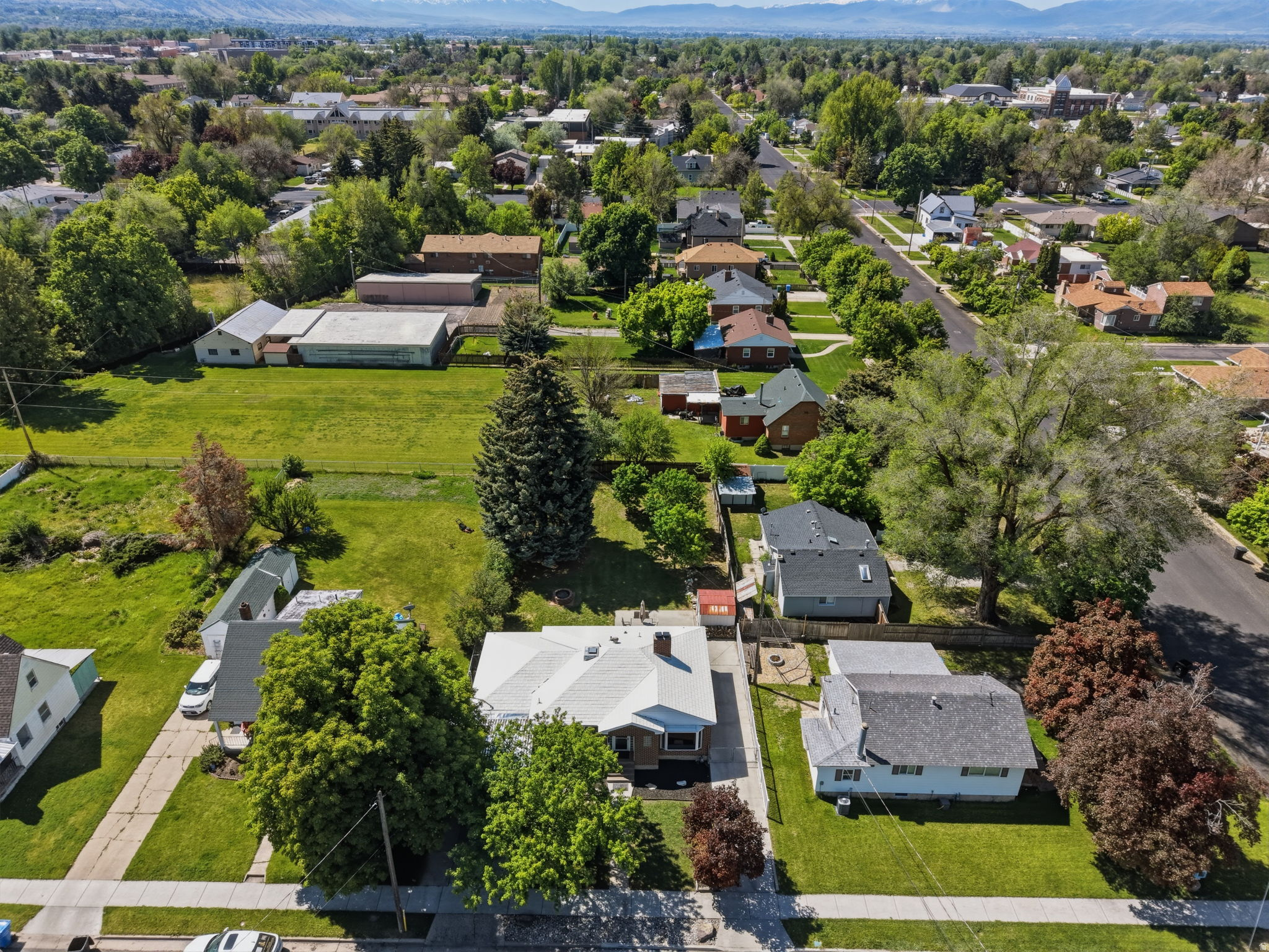 main property photo 40