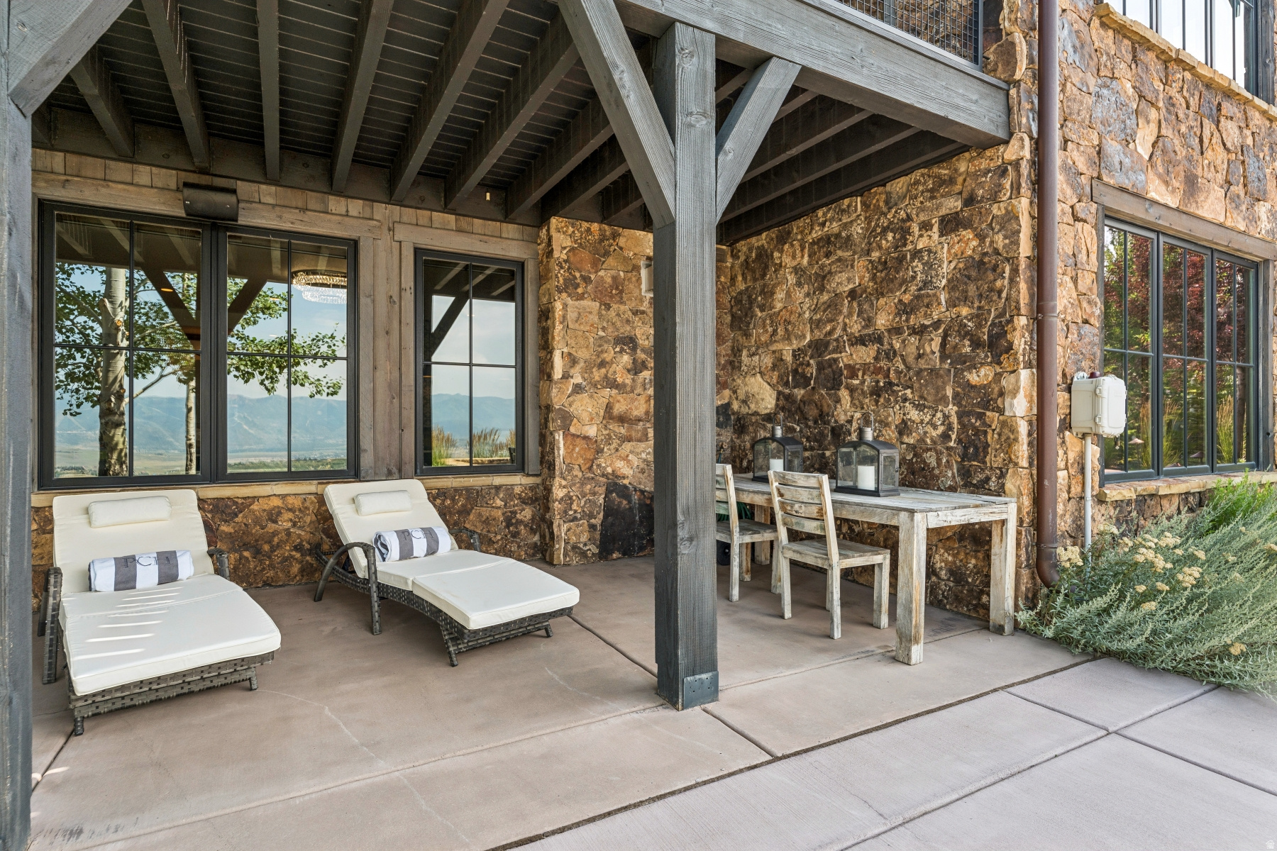 main property photo 76