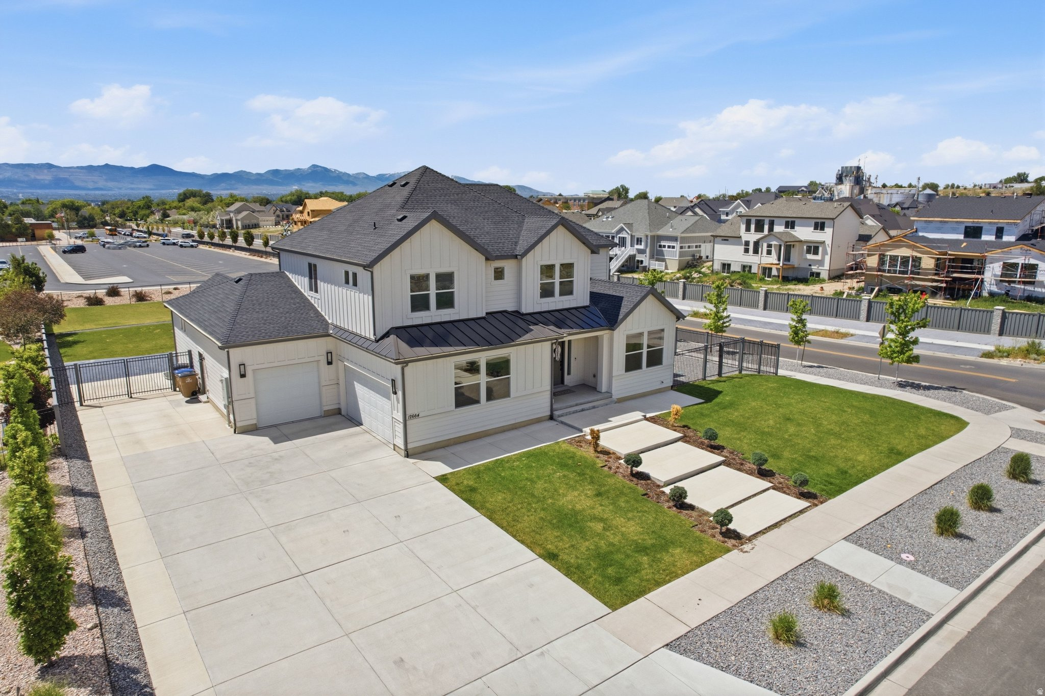 main property photo 76