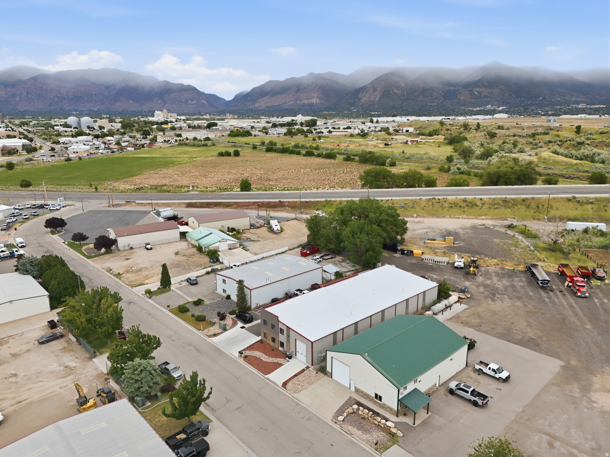 main property photo 14