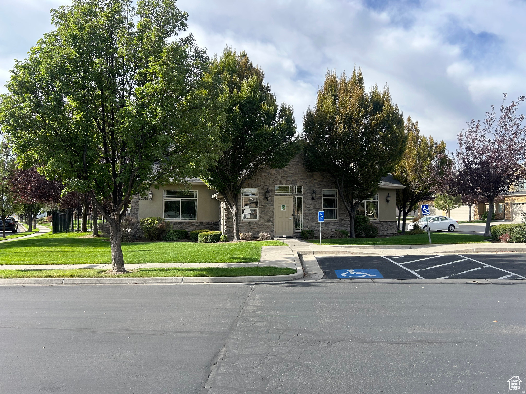 main property photo 32