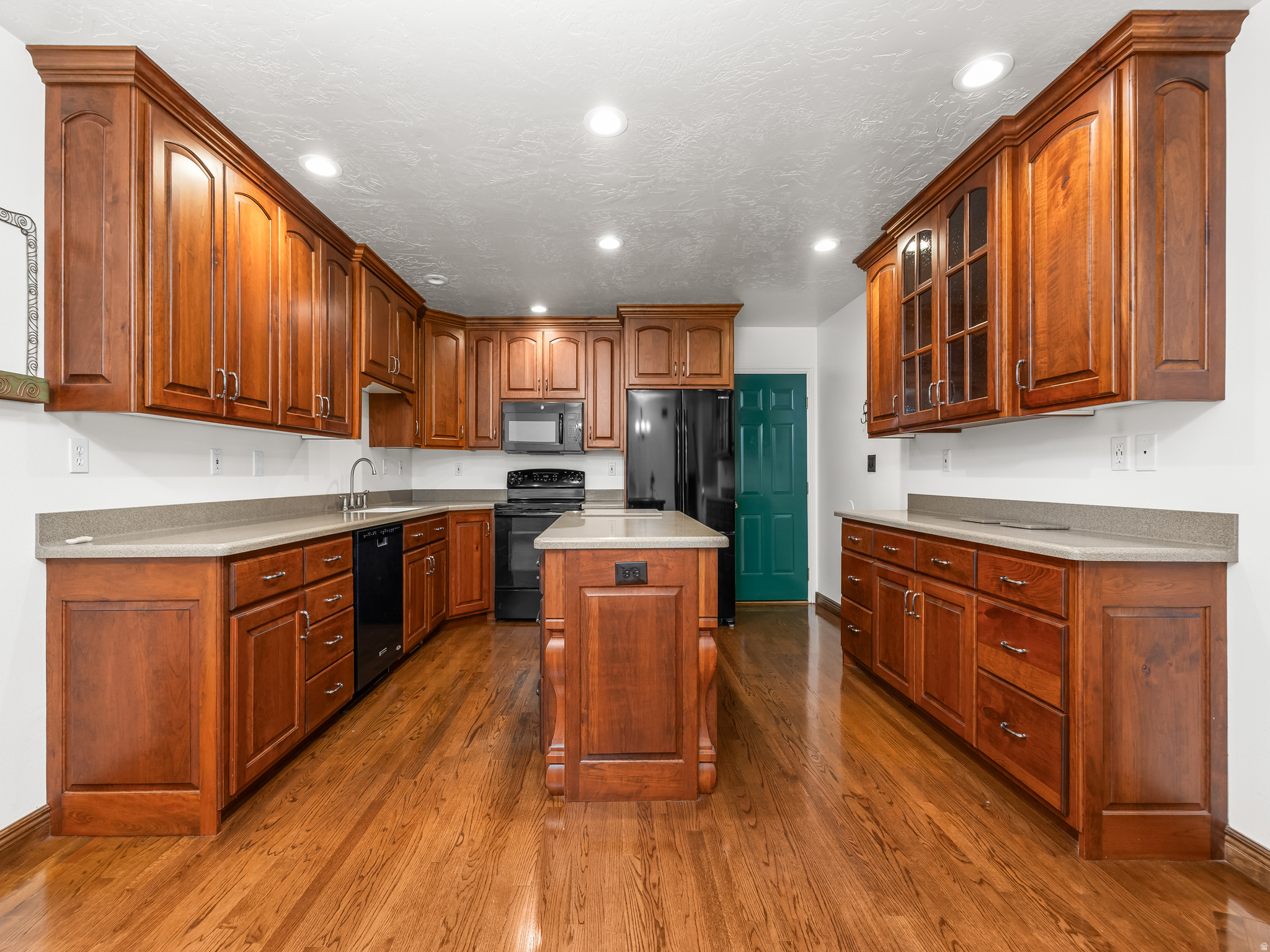 main property photo 6
