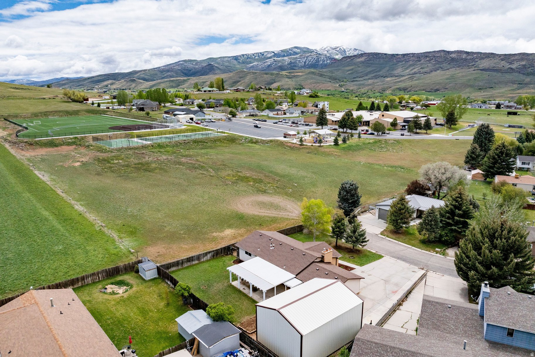 main property photo 23