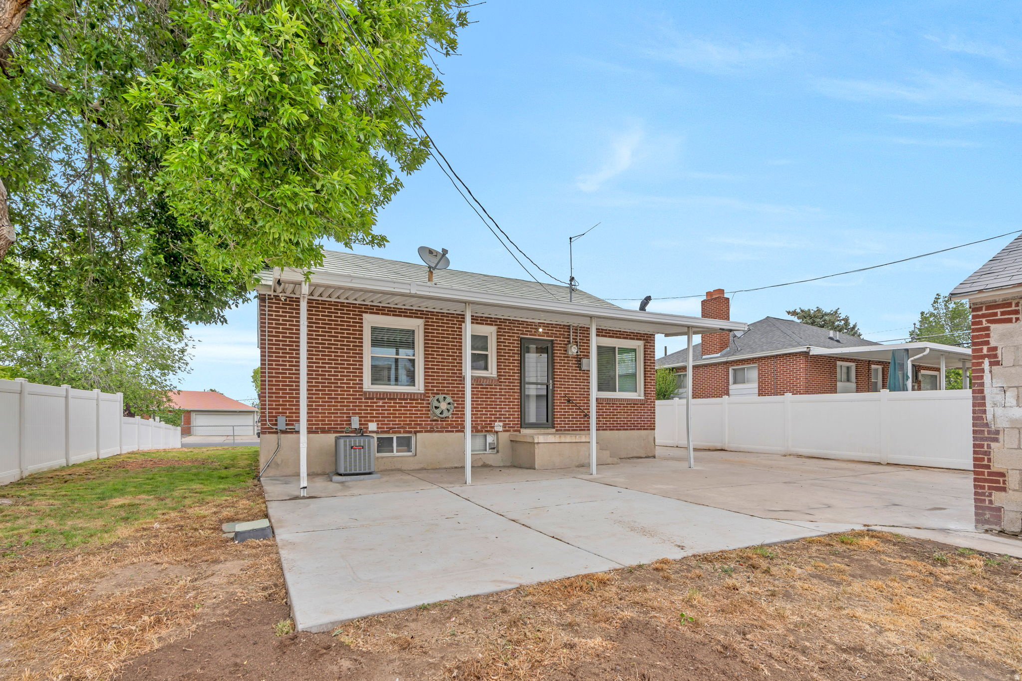 main property photo 20