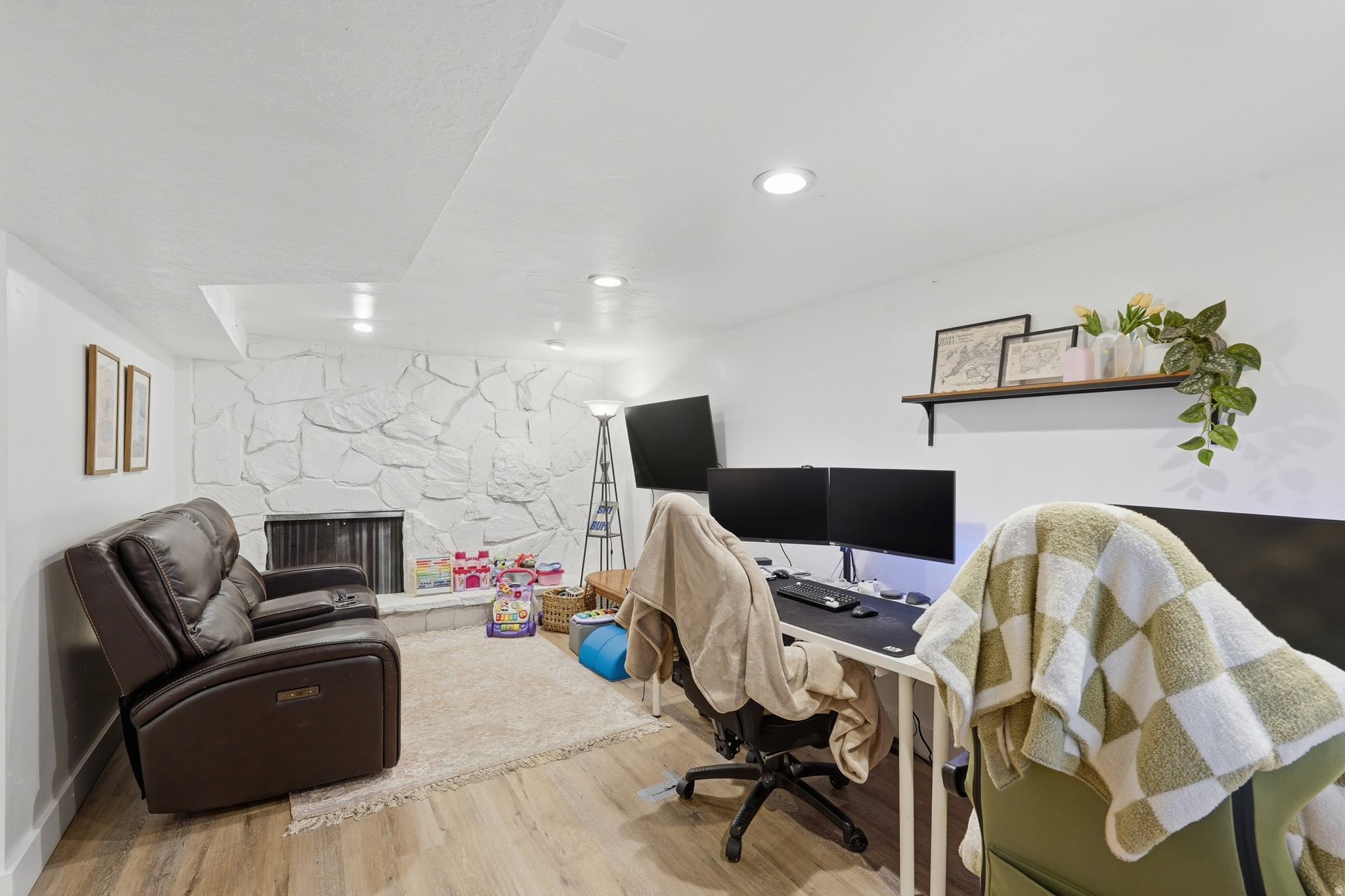 main property photo 24