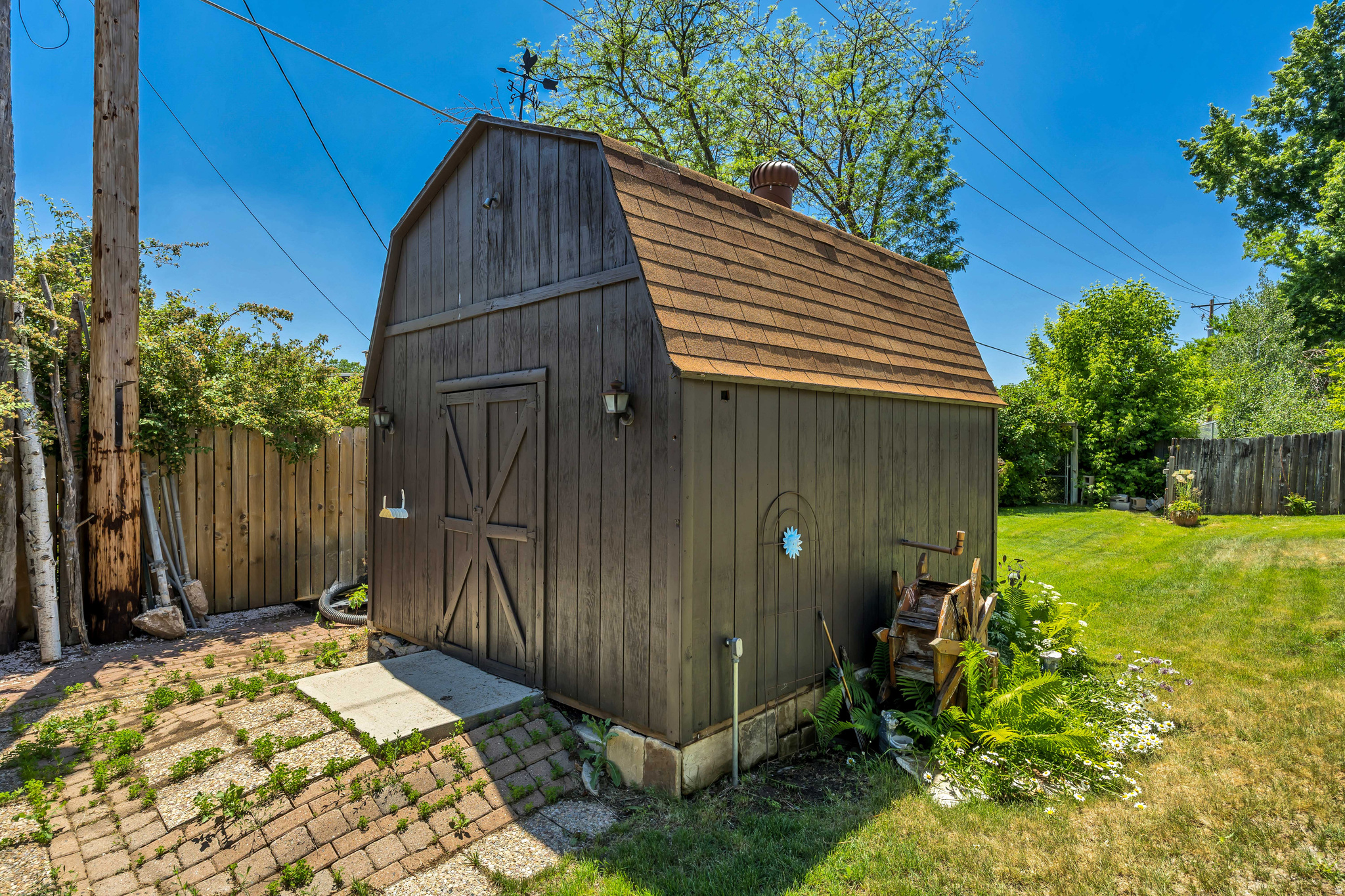 main property photo 31