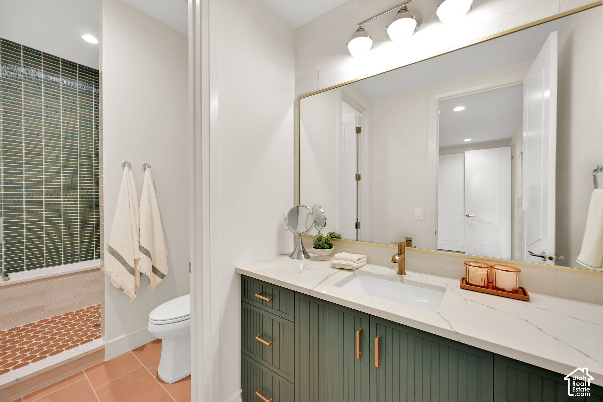 main property photo 90
