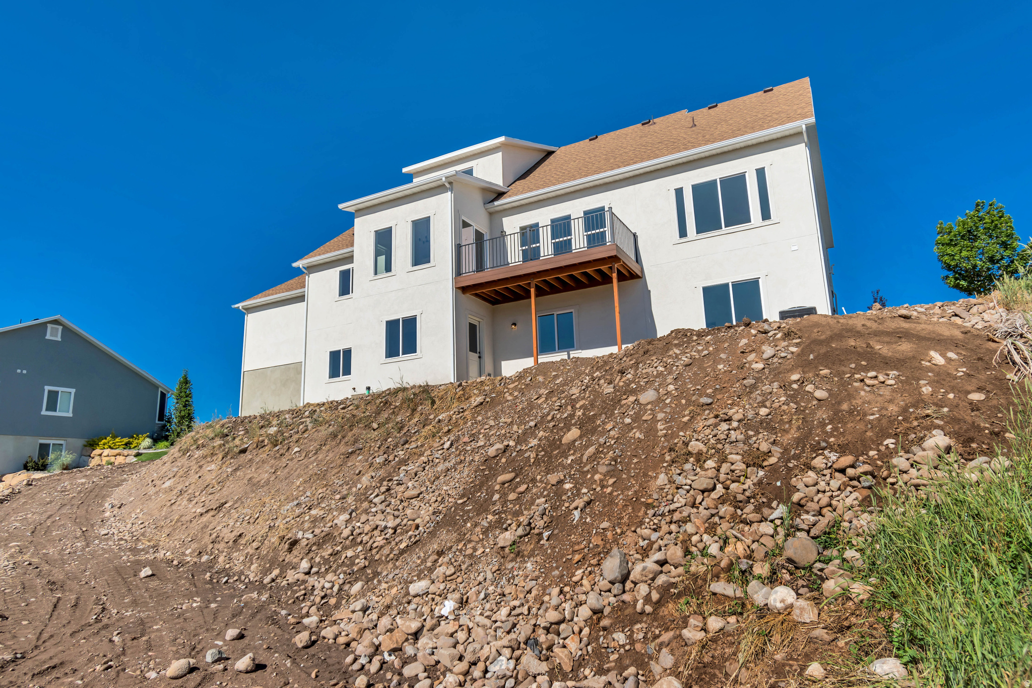 main property photo 41