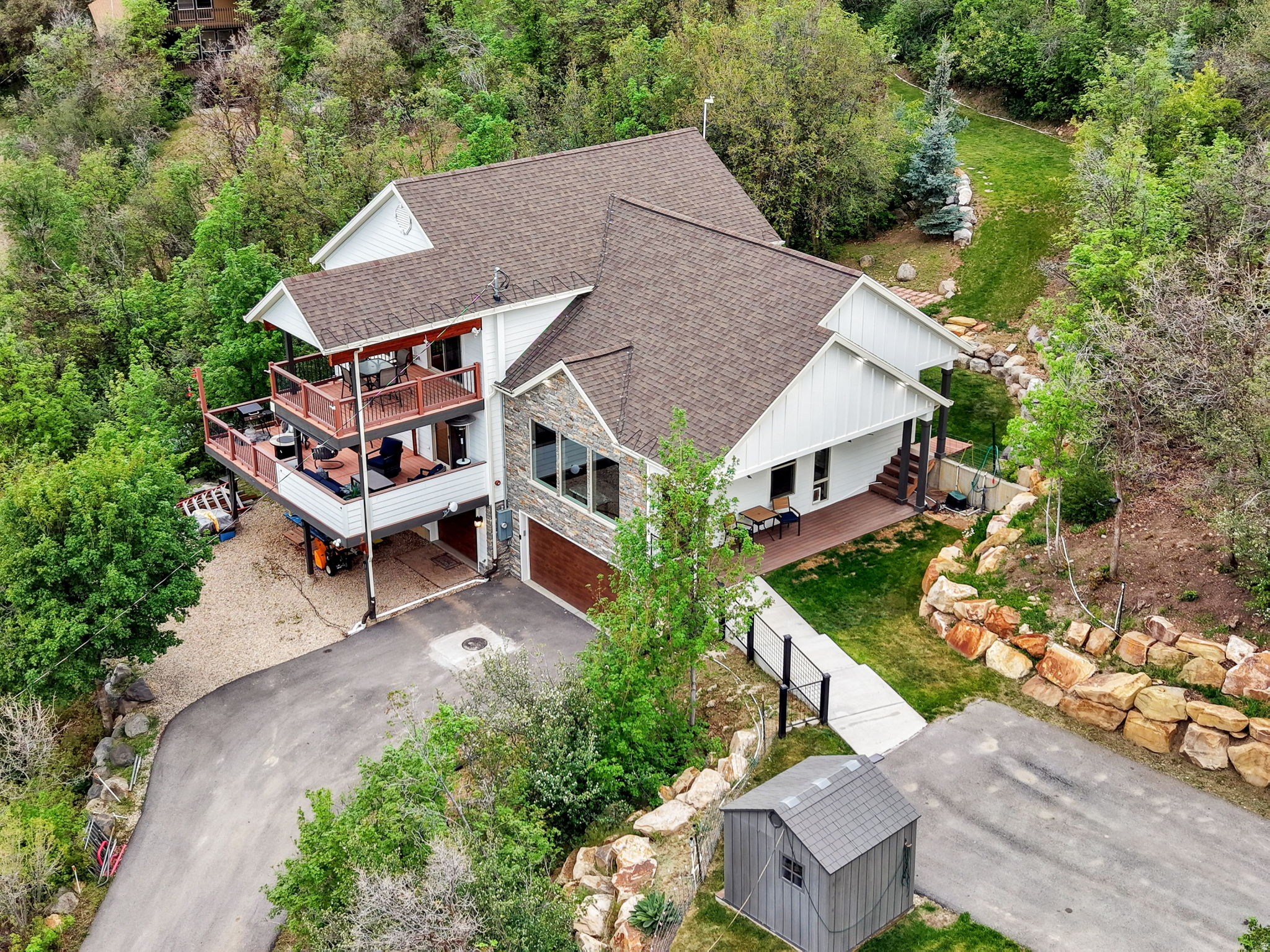 main property photo 40