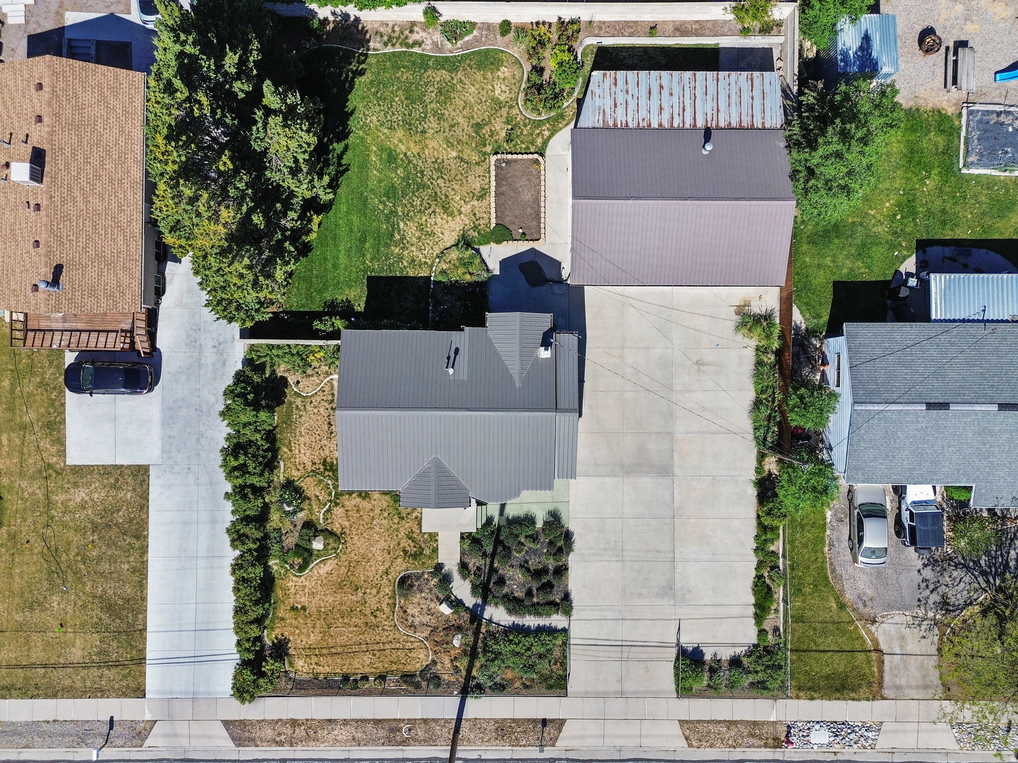 main property photo 45