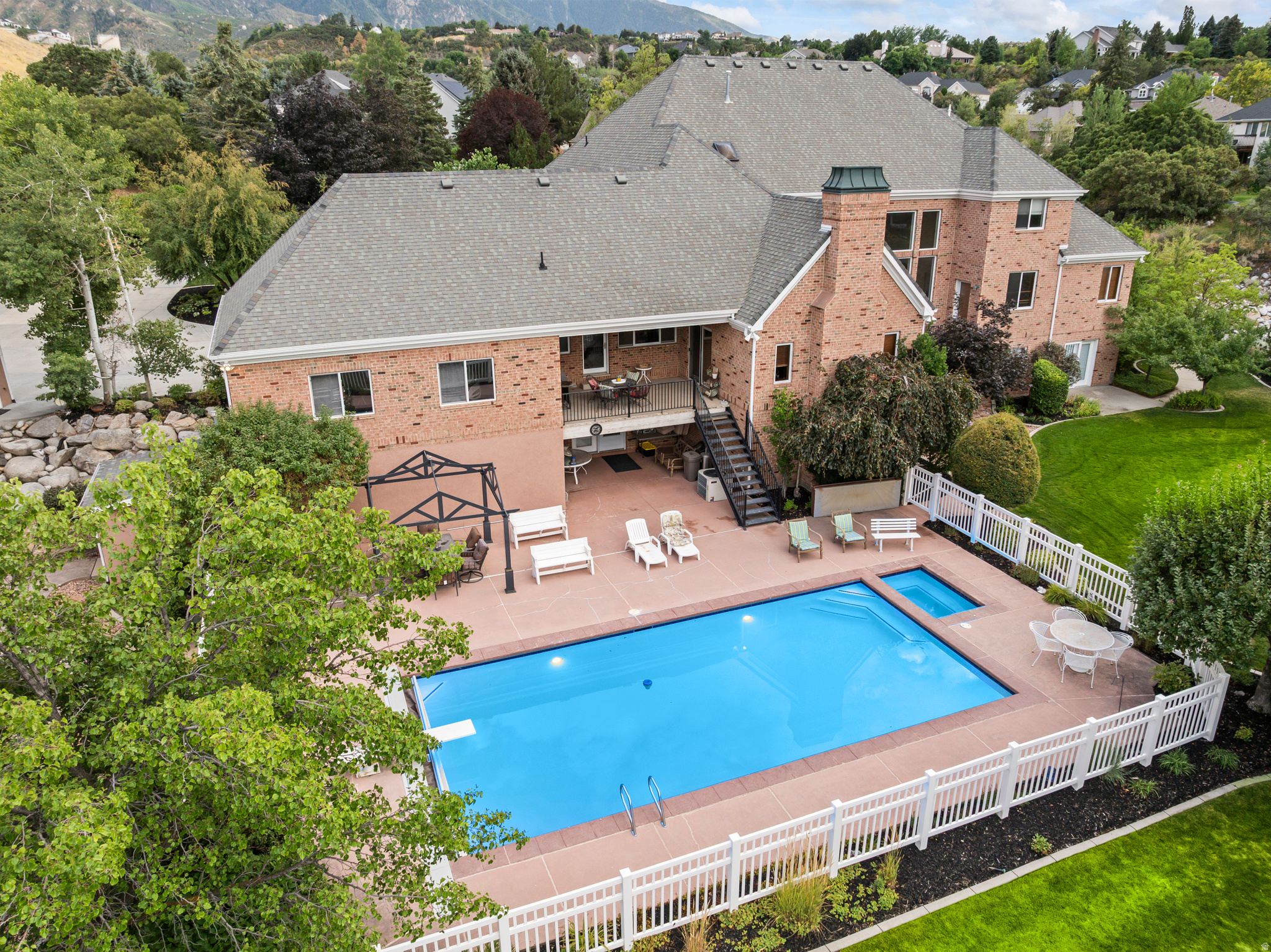 main property photo 179