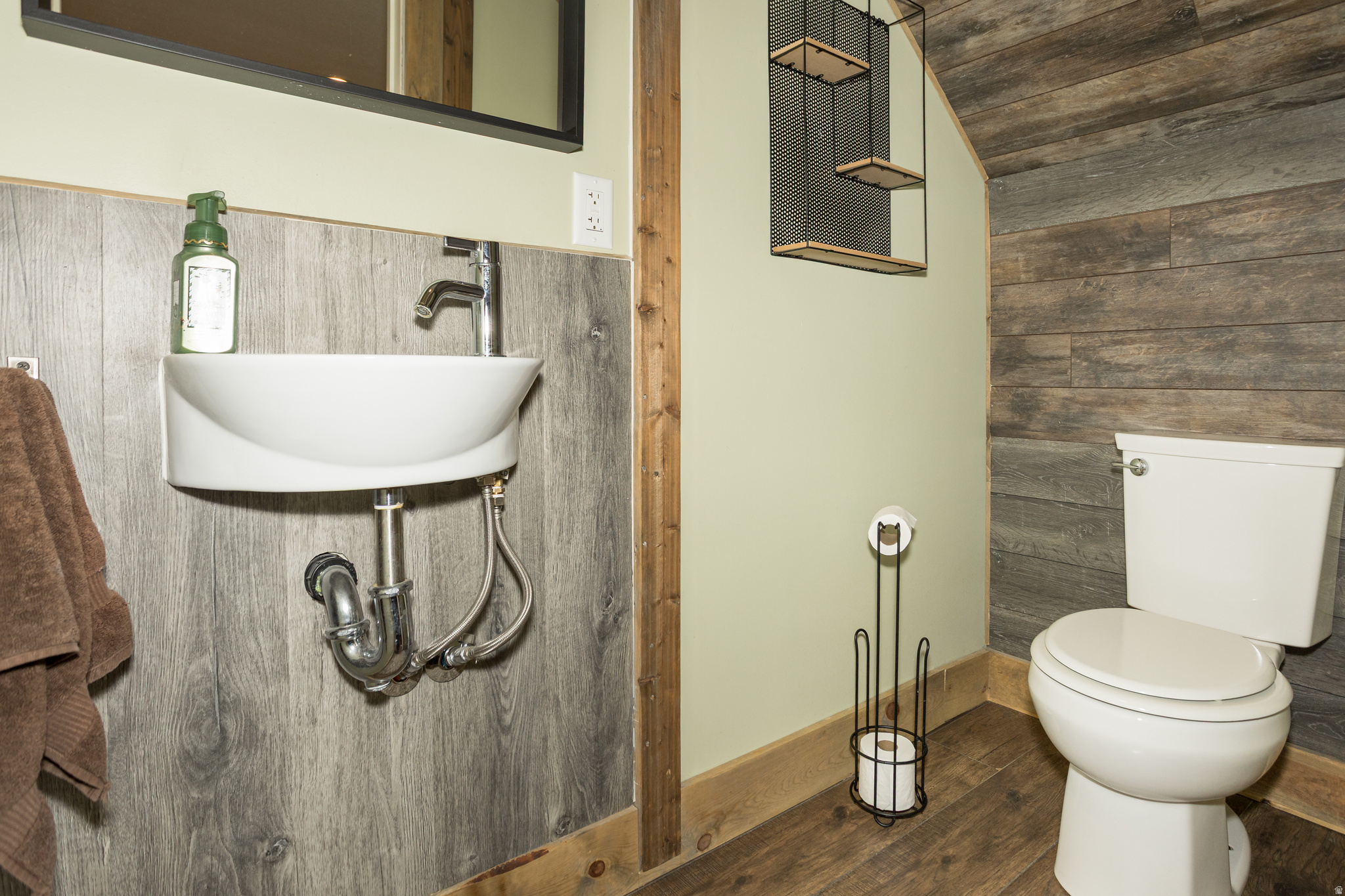 main property photo 10